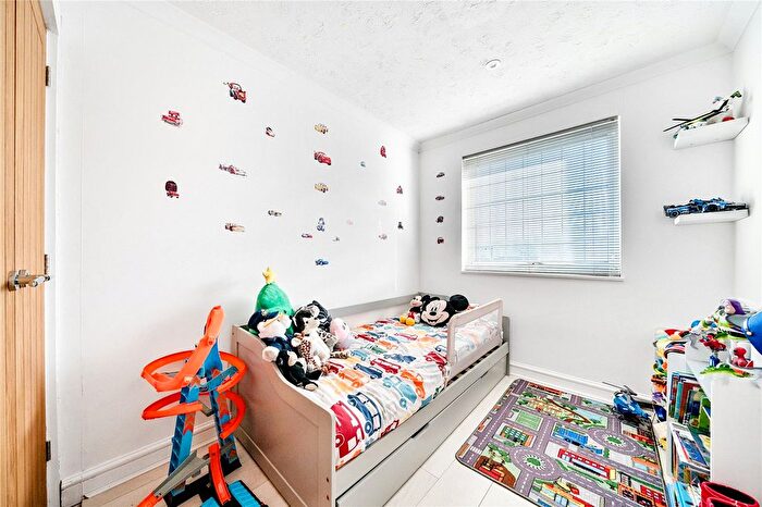 3 Bedroom End Of Terrace House For Sale In Mint Walk, Knaphill, Woking, Surrey, GU21