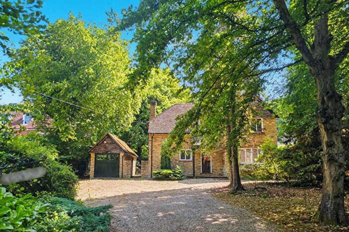 3 Bedroom Detached House For Sale In Burgess Wood Road South, Beaconsfield, Buckinghamshire, HP9
