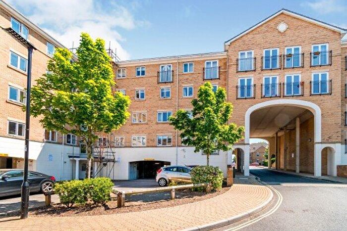 2 Bedroom Flat To Rent In The Dell, Southampton, SO15