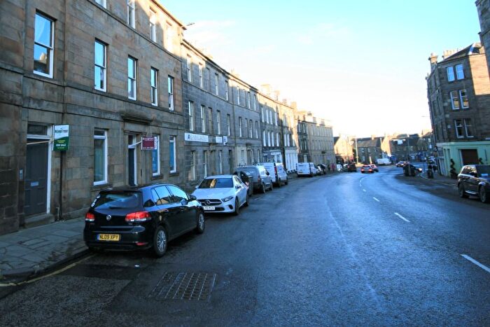 4 Bedroom Flat To Rent In Montrose Terrace, Abbeyhill, Edinburgh, EH7