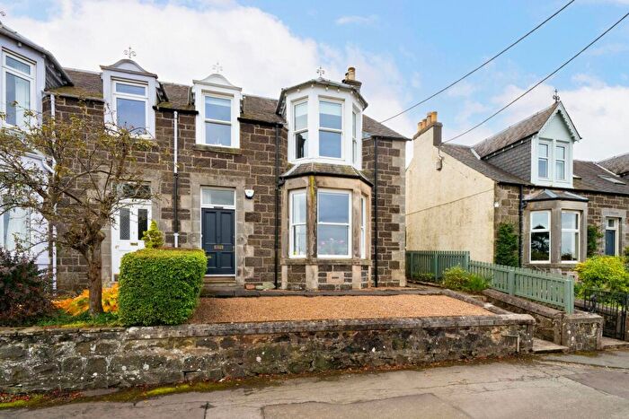 3 Bedroom Semi-Detached House For Sale In Mount Pleasant, Newburgh, KY14