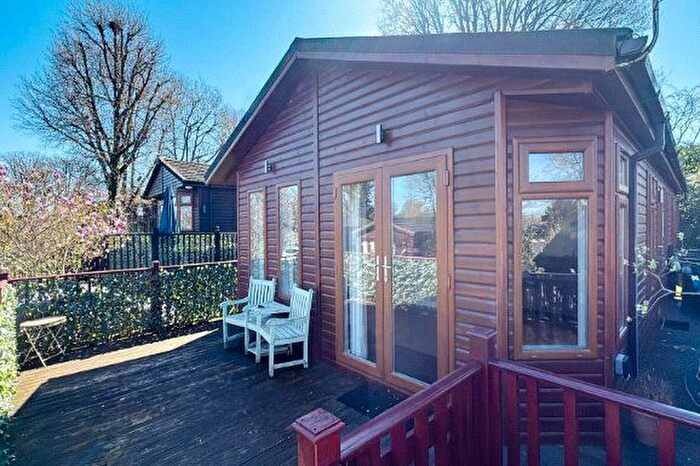 3 Bedroom Chalet For Sale In Woodlands Drive, Farley Green, Albury, GU5