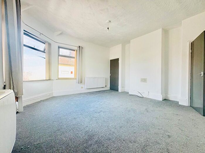 1 Bedroom Flat To Rent In Liverpool Road, Cadishead, Manchester, M44