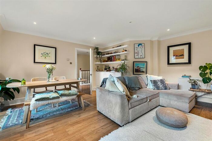 2 Bedroom Flat To Rent In Cornwall Gardens, London, SW7