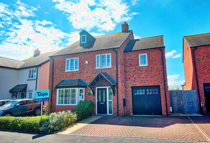 5 Bedroom Detached House For Sale In Old Bank Close, Bransford, Worcester, WR6