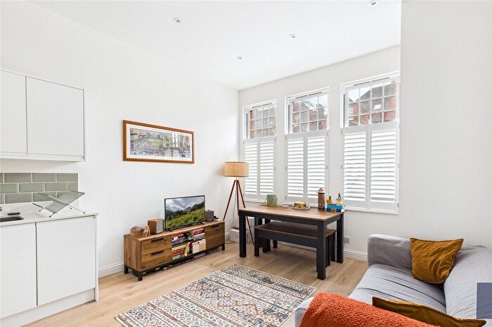 1 Bedroom Flat For Sale In Ashlake Road, London, SW16