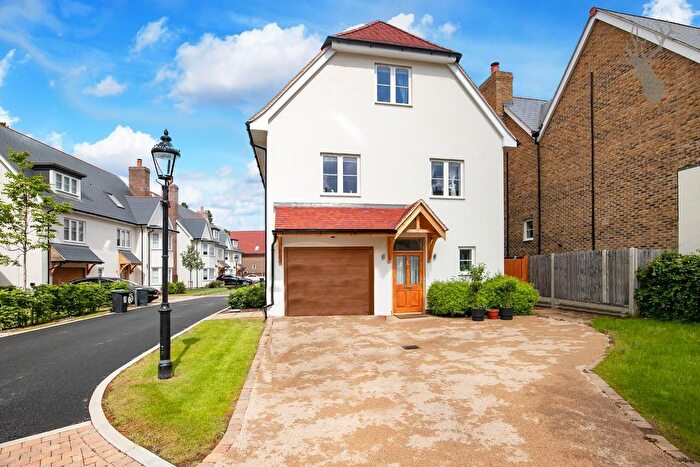 5 Bedroom Property To Rent In High Road, Chigwell, IG7