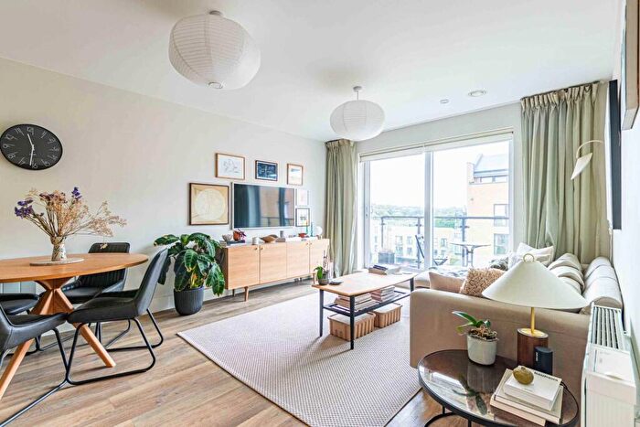 1 Bedroom Apartment To Rent In The Embankment, Nash Mills Wharf, Hemel Hempstead, Hertfordshire, HP3