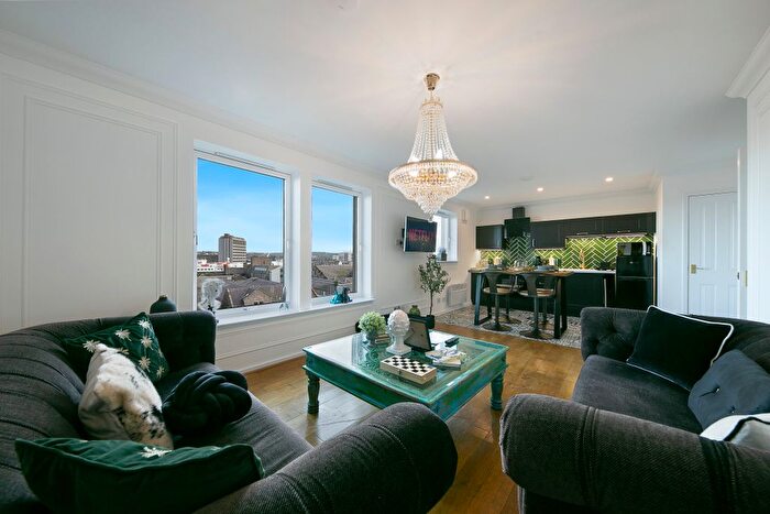 2 Bedroom Flat To Rent In Castle Terrace, Aberdeen, AB11