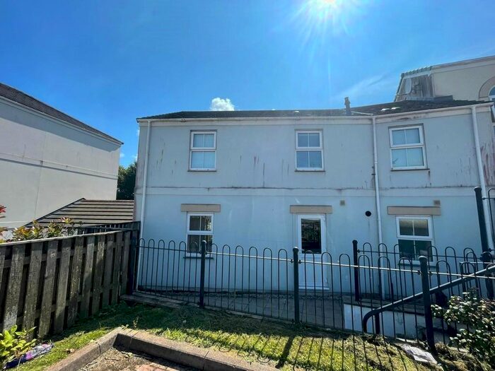 2 Bedroom Flat For Sale In Newbridge View, Truro, TR1