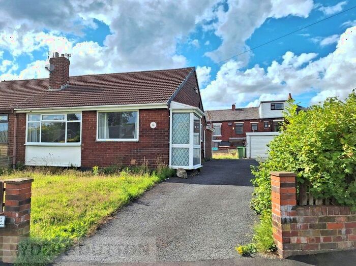 2 Bedroom Bungalow To Rent In Pennine Avenue, Chadderton, Oldham, Greater Manchester, OL9