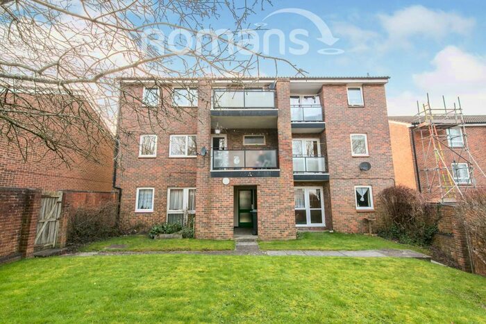 2 Bedroom Apartment To Rent In Elder Close, Winchester, SO22