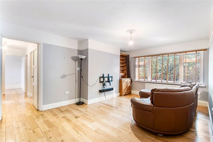 3 Bedroom Flat To Rent In Alexandra Park Road, London, N22