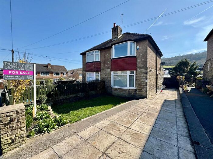 2 Bedroom Semi-Detached House For Sale In Warneford Rise, Cowlersley, Huddersfield, HD4