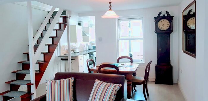 2 Bedroom Terraced House To Rent In Penny Street - Weymouth, DT4