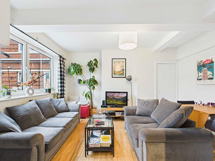 4 Bedroom Flat For Sale In St Johns Estate, Tower Bridge, SE1