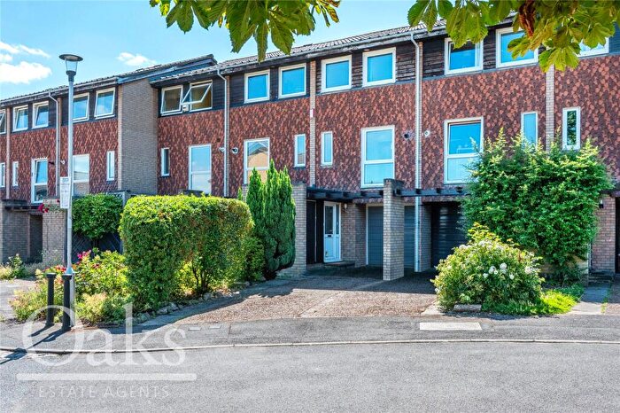 3 Bedroom House For Sale In Bardsley Close, Croydon, CR0