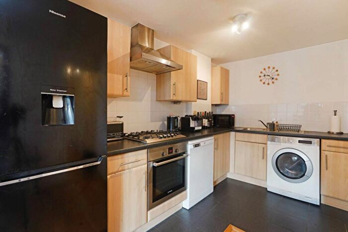 1 Bedroom Flat To Rent In White Lion Street, Angel, London, N1