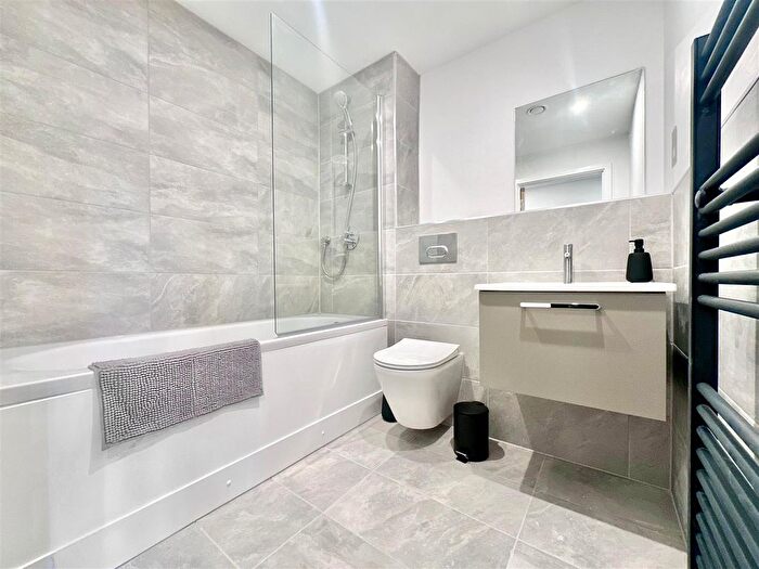 2 Bedroom Flat To Rent In Eboracum Way, York, YO31