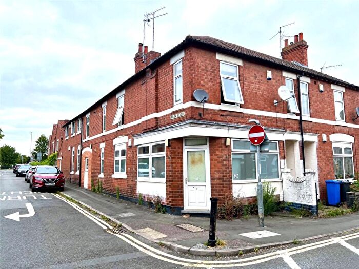 2 Bedroom Flat To Rent In Wood Street, Kettering, Northamptonshire, NN16