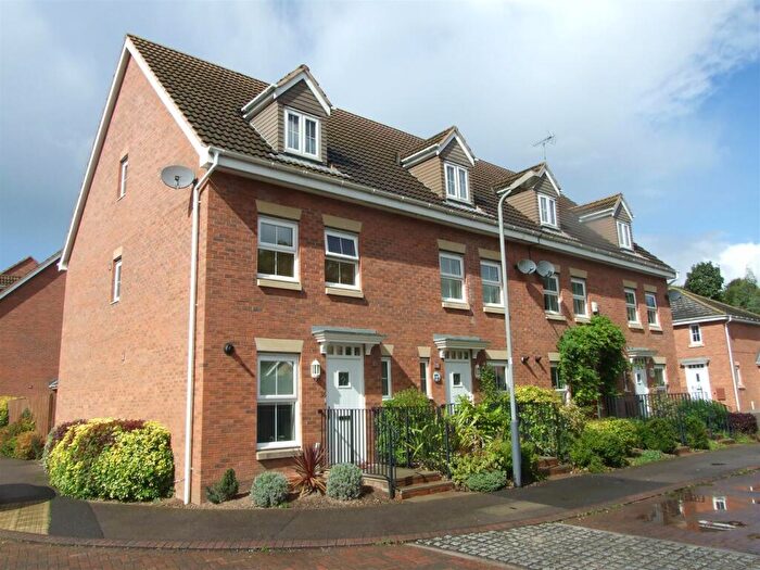 3 Bedroom Town House To Rent In Parkside, CV22