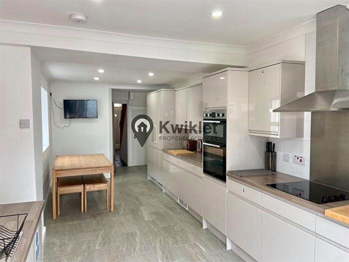 5 Bedroom Terraced House To Rent In Queen Street, Treforest, CF37