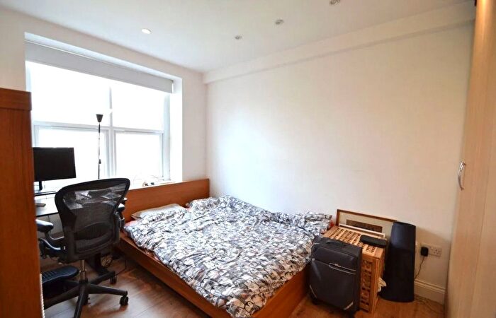 1 Bedroom Flat To Rent In Green Parade, Green Lanes, London, N4