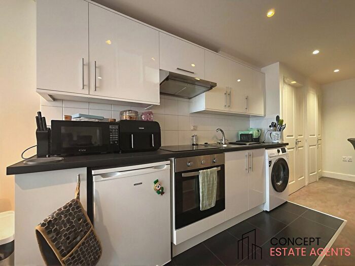 1 Bedroom Flat To Rent In Glenburnie Road, Tooting Bec, SW17