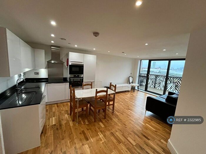 2 Bedroom Flat To Rent In Cityview Point, London, E14