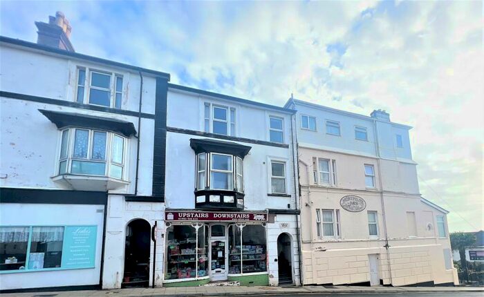2 Bedroom Apartment To Rent In Pier Street Sandown, PO36
