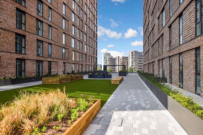 1 Bedroom Flat To Rent In Old Trafford, Wharf End, Trafford Park, Manchester, M17