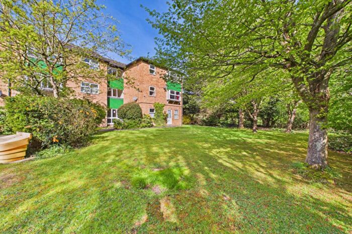 2 Bedroom Flat For Sale In Woosehill Court, Emmview Close, Wokingham, Berkshire, RG41