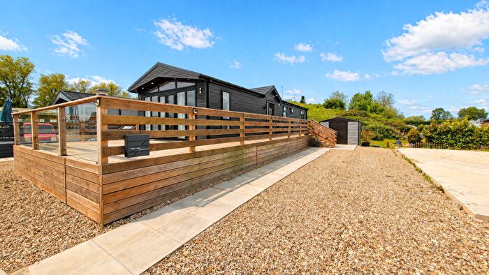 3 Bedroom Park Home For Sale In Edelweiss, Barholm Road, Tallington, Market Deeping, PE9