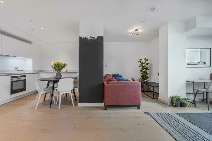 2 Bedroom Apartment To Rent In Highgate, London, N19