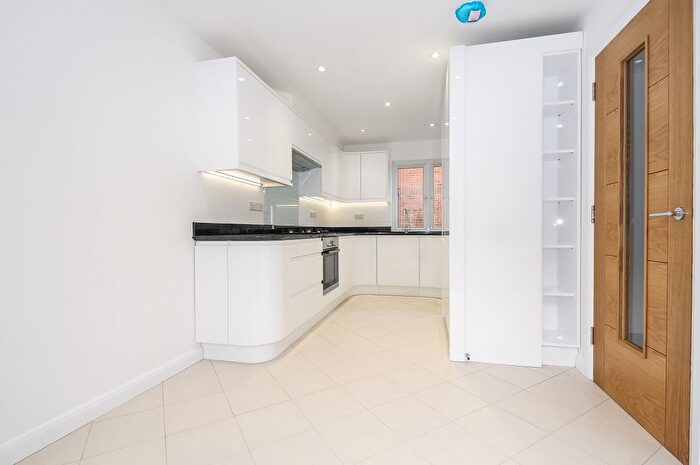 4 Bedroom Flat To Rent In St. Thomas Street, Winchester, SO23