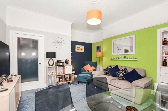 1 Bedroom Flat For Sale In Ava Street, Kirkcaldy, KY1