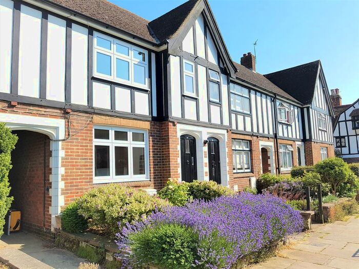 2 Bedroom Property To Rent In All Saints Street, Hastings, East Sussex, TN34