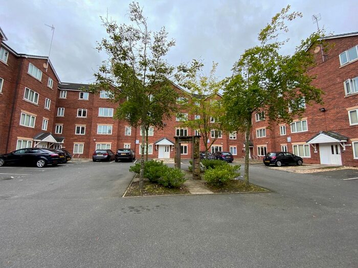 2 Bedroom Flat To Rent In Woodsome Park, Woolton, Liverpool, Merseyside, L25
