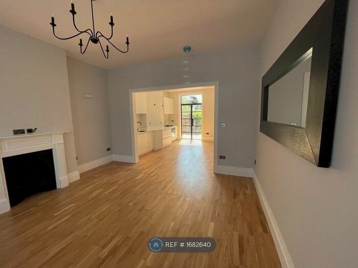 2 Bedroom Flat To Rent In Elm Park Road, London, N3
