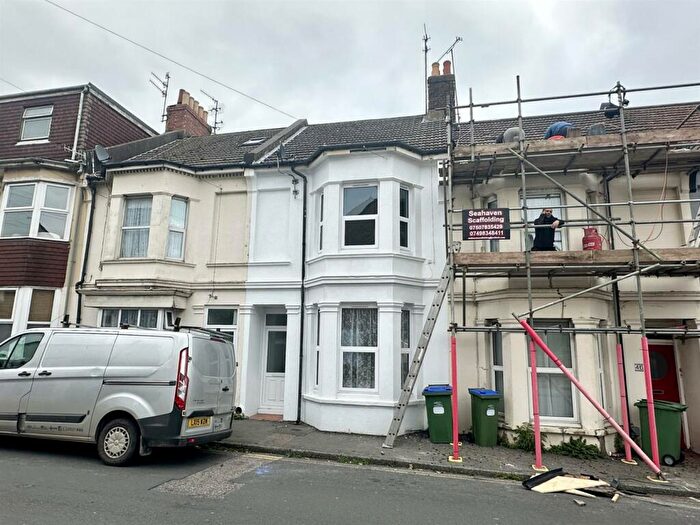 4 Bedroom House To Rent In South Road, Newhaven, BN9