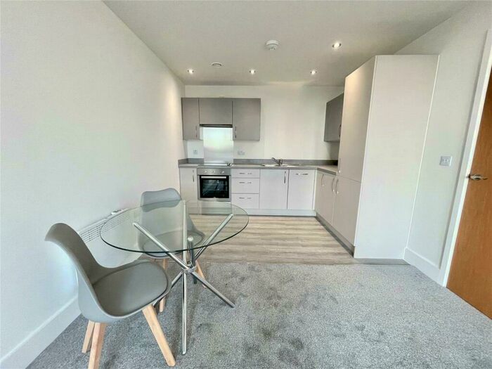 1 Bedroom Flat To Rent In Sinclair Court, CR0