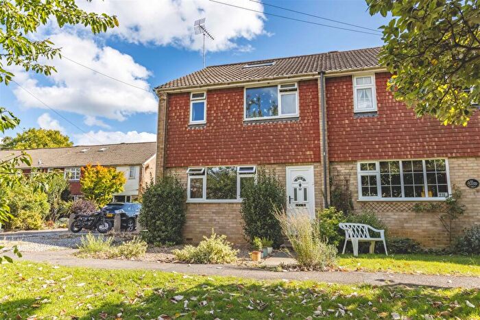 4 Bedroom End Of Terrace House For Sale In Albert Street, Windsor, SL4