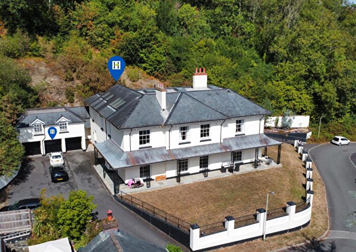 2 Bedroom Apartment For Sale In Rowe Close, Bideford, EX39