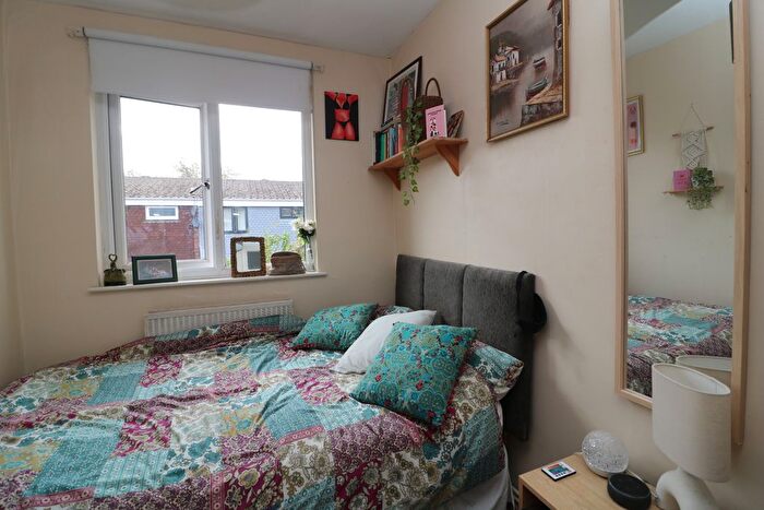 3 Bedroom Terraced House To Rent In Larch Close, London, SW12