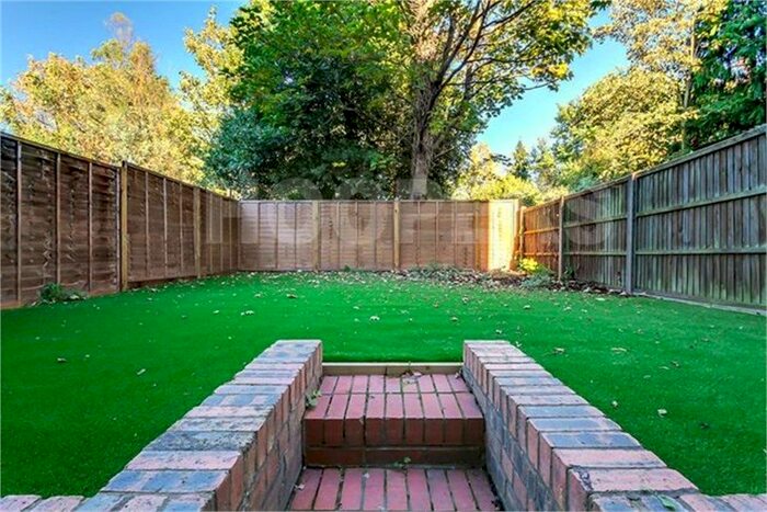 2 Bedroom Flat To Rent In Connaught Road, London, NW10