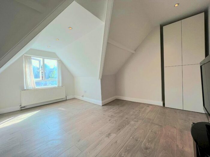 1 Bedroom Flat To Rent In Grosvenor Gardens, London, NW2