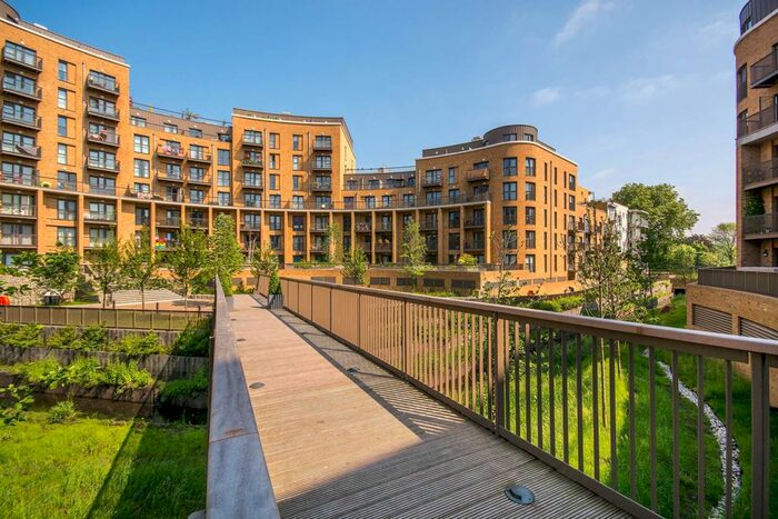 1 Bedroom Flat To Rent In Whitestone Way, Waddon, Croydon, CR0