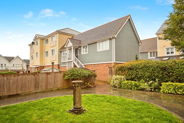 2 Bedroom Apartment For Sale In Higham Avenue, Snodland, ME6