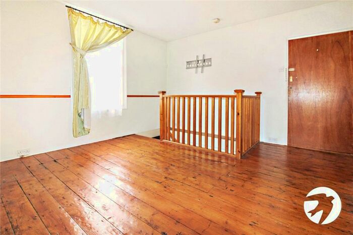 1 Bedroom Flat To Rent In High Street, Newington, Sittingbourne, ME9