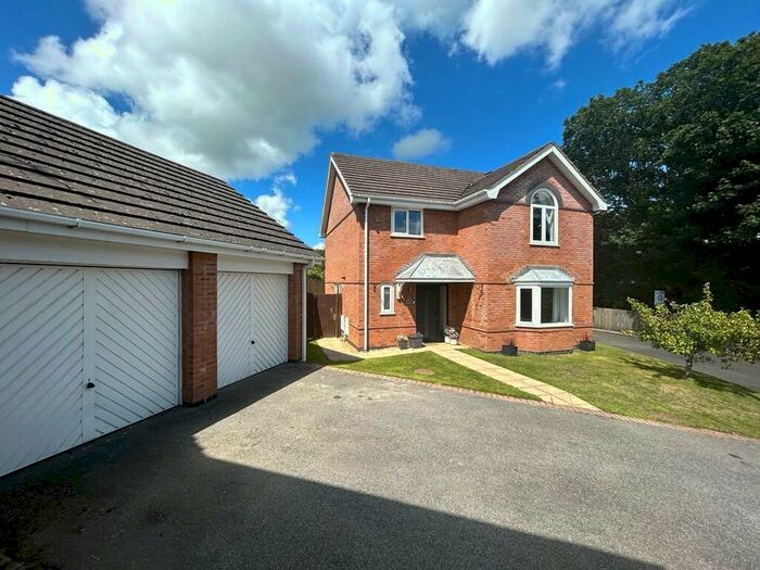 4 Bedroom Detached House For Sale In Pen Derwydd, Llangefni, Anglesey, Sir Ynys Mon, LL77